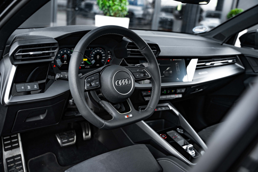 Audi S3 Sportback 2.0 TFSI quattro Incl. BTW | Panorama | ACC | Matrix LED | 2023!| Fabrieksgarantie |