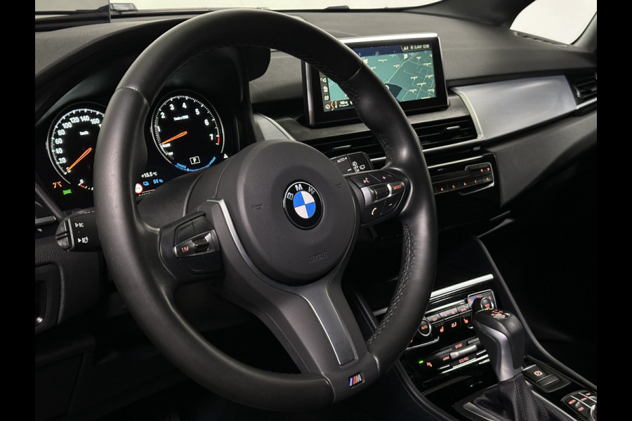 BMW 2 Serie Active Tourer 225xe Plug in Hybrid PHEV | Camera | Sportstoelen Leder | Carplay | Led | Head-up Display | Navi Prof |