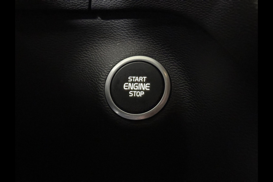 Volvo XC40 T4 Recharge R-Design Plug In Hybrid PHEV | Panodak | 360 Camera | Harman Kardon | Keyless | Apple Carplay | 20 "L.M | Navi |