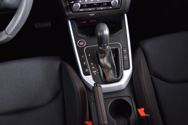 Seat Arona 1.0 TSI 110 PK FR - DSG Automaat | Adapt Cruise | Camera | PDC | NAV + App. Connect | Auto. Airco | LM 17"|