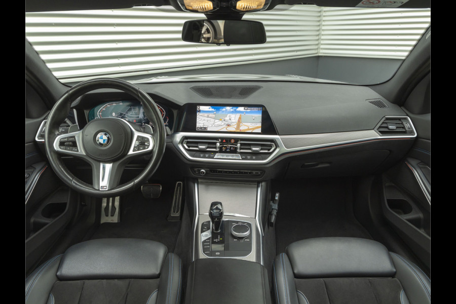 BMW 3-serie 320i M-Sport - Dak - Trekhaak - Camera - 19 inch