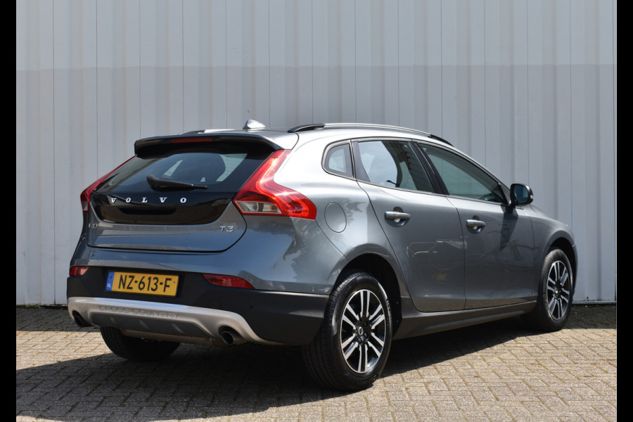 Volvo V40 Cross Country 2.0 T3 Nordic+ | Clima | Standkachel | Full LED | Parkeersensoren