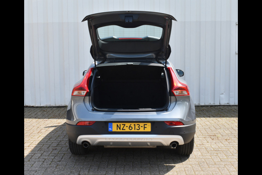 Volvo V40 Cross Country 2.0 T3 Nordic+ | Clima | Standkachel | Full LED | Parkeersensoren