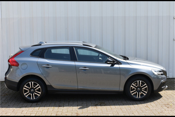 Volvo V40 Cross Country 2.0 T3 Nordic+ | Clima | Standkachel | Full LED | Parkeersensoren