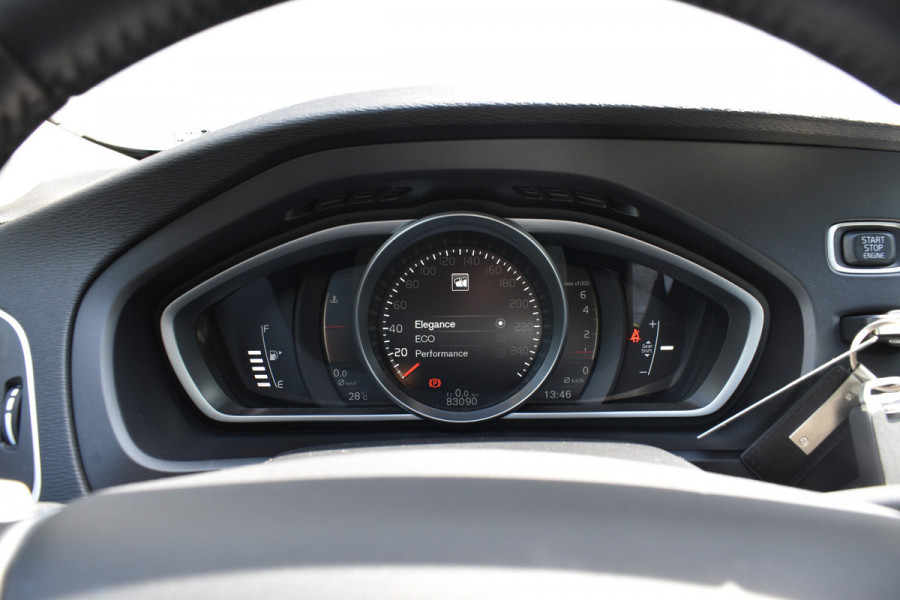 Volvo V40 Cross Country 2.0 T3 Nordic+ | Clima | Standkachel | Full LED | Parkeersensoren