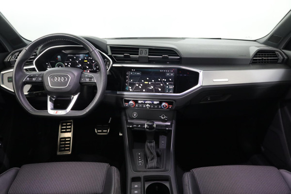 Audi Q3 45 TFSI e S edition 245PK | Plug in Hybrid | Assistentie pakket | 19"LM velgen | Navi + | Zwart optiek | Stoelverwarming |