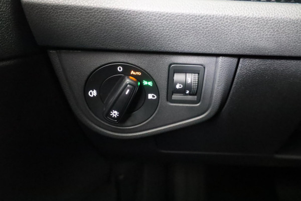 Volkswagen Polo 1.0 TSI Life 95 pk Automaat (DSG) | Navigatie via App | Parkeersensoren (Park assist) | Achteruitrijcamera | Stoelverwarming |