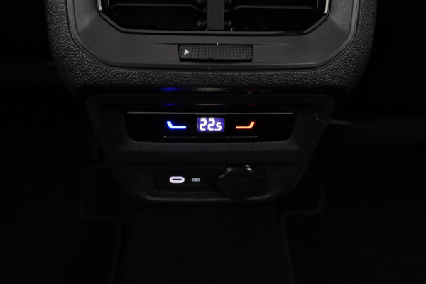 Seat Tarraco 1.5 TSI FR Business Intense 150 pk Automaat (DSG) | Verlengde garantie | Panoramadak | Elektr. trekhaak | Parkeersensoren (Park assist) | Rondomzicht camera |