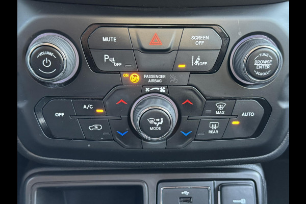 Jeep Renegade 1.0T Limited Clima Pdc Keyless DAB Navigatie via Carplay