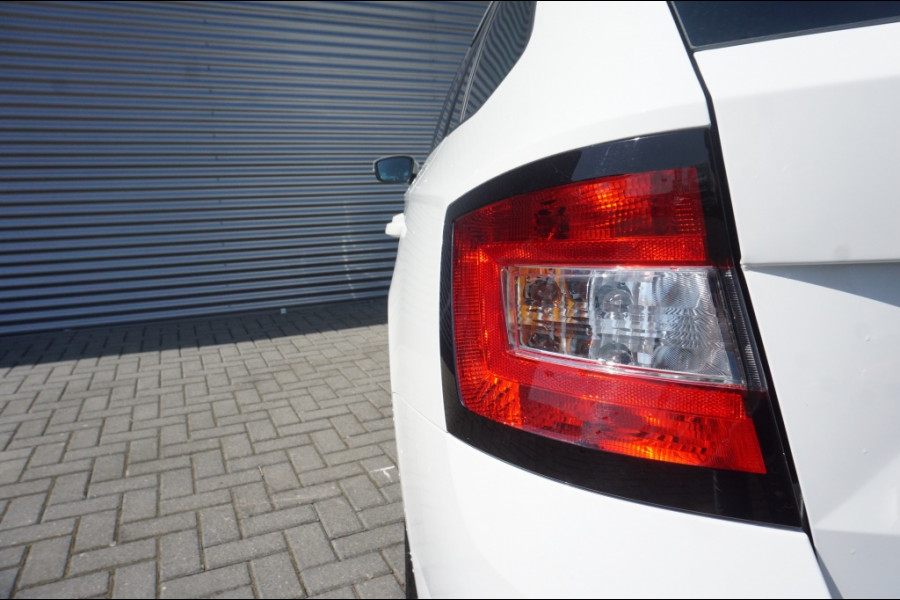 Škoda Fabia Combi 95PK Ambition AUTOMAAT CARPLAY | LMV+4S BANDEN | STOELVERW.