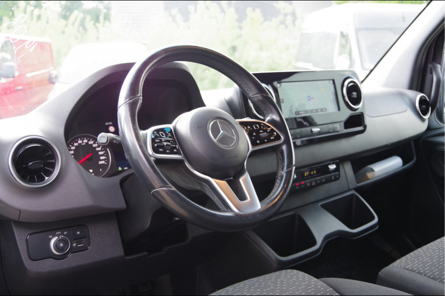 Mercedes-Benz Sprinter 319 3.0 CDI V6 L2H2 AUT. LED, MBUX 10'', 360 CAMERA, ADAPT. CRUISE, STANDKACHEL, VOORRUIT VERWARMING, NAVI, CLIMA, PARKEERSENSOR