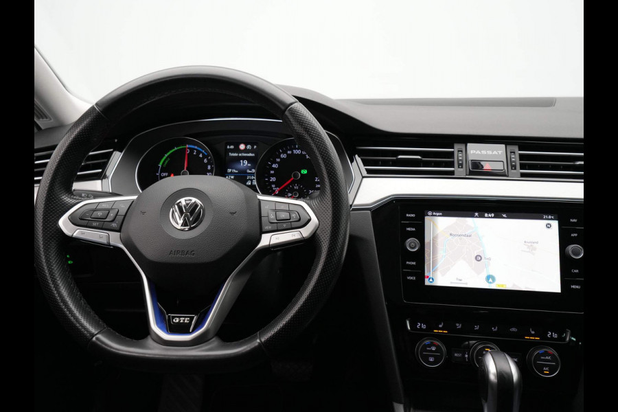 Volkswagen Passat Variant 1.4 TSI 218pk GTE Navigatie Trekhaak Camera Led 243