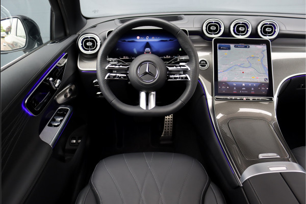Mercedes-Benz GLC 300e 4-MATIC AMG Line Premium+ Aut9, Panoramadak, Distronic+, Keyless Go, Trekhaak, Memory, Verwarmd Stuurwiel, HUD, Exclusief Leder, Rijassistentiepakket+, Etc.