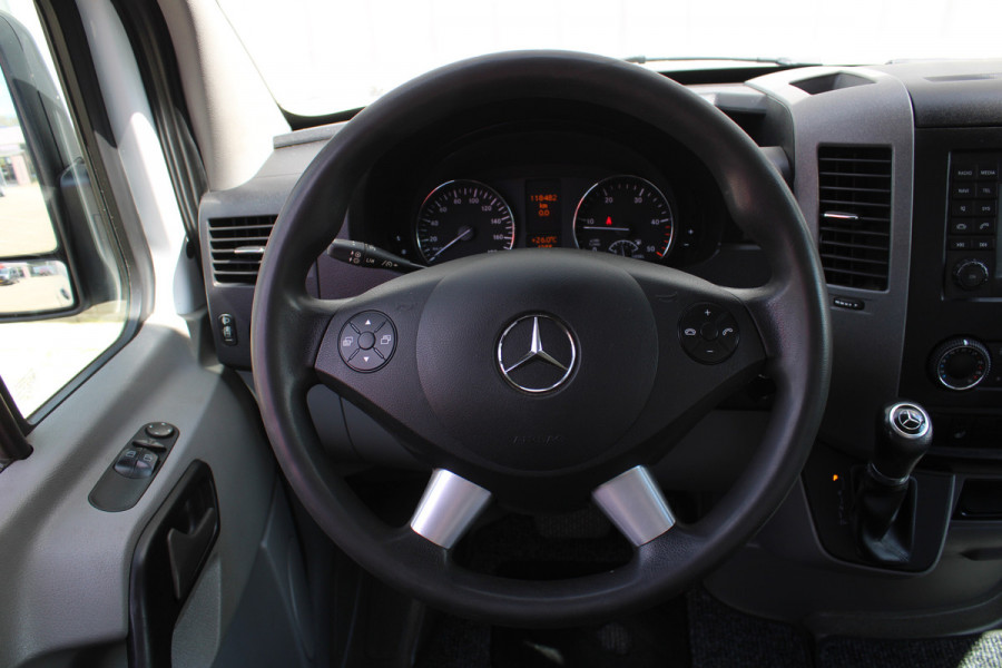 Mercedes-Benz Sprinter 516 2.2 CDI 366 | Eerste eigenaar | Dealeronderhouden | 3 zits | Airco | Camera | Trekhaak |
