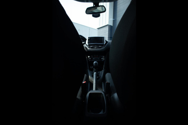 Peugeot 208 1.2 PureTech Allure Panoramadak Navigatie Airco