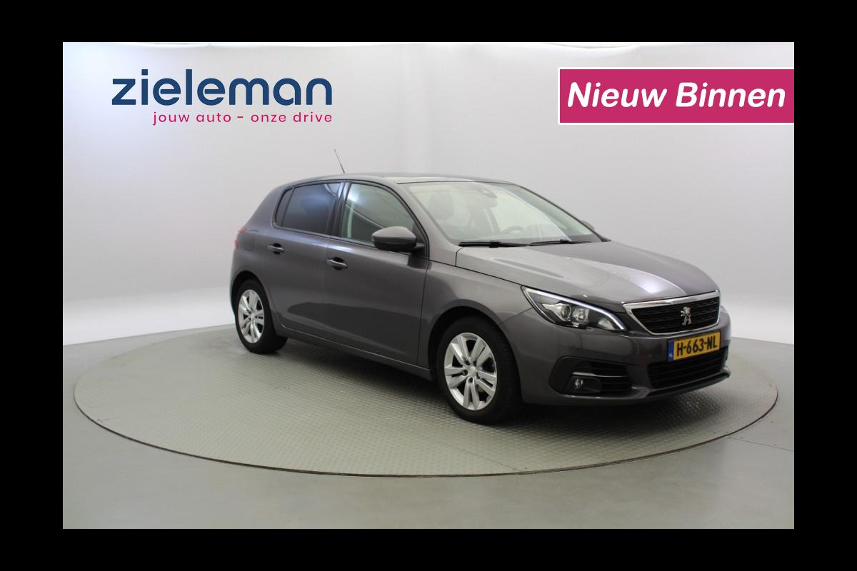 Peugeot 308 1.2 PureTech Executive - Panorama, Navi, Carplay