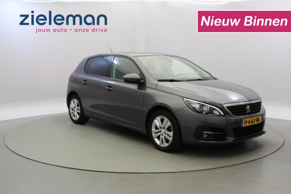 Peugeot 308 1.2 PureTech Executive - Panorama, Navi, Carplay