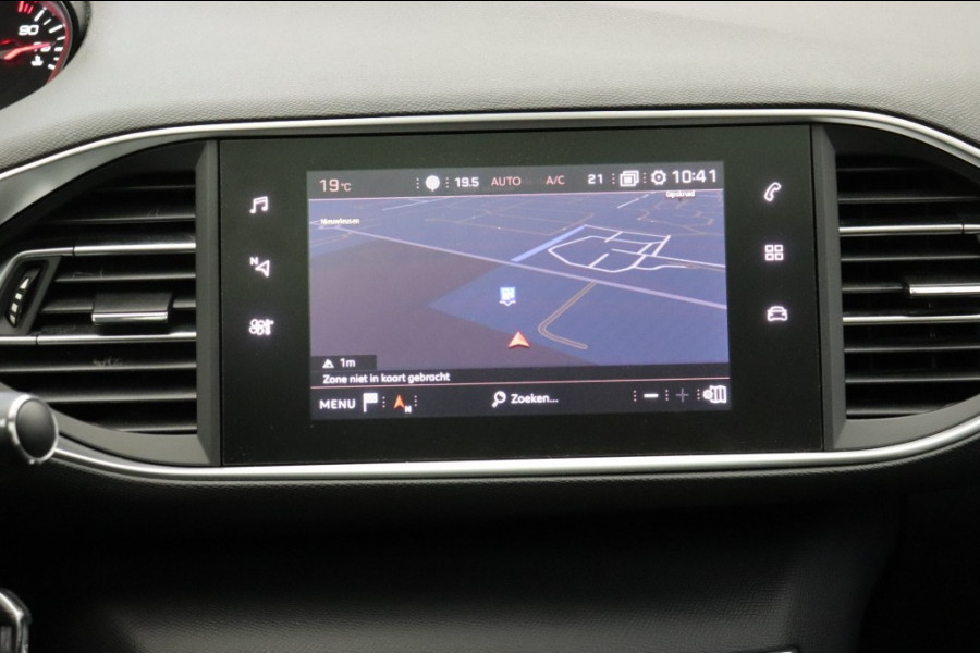 Peugeot 308 1.2 PureTech Executive - Panorama, Navi, Carplay