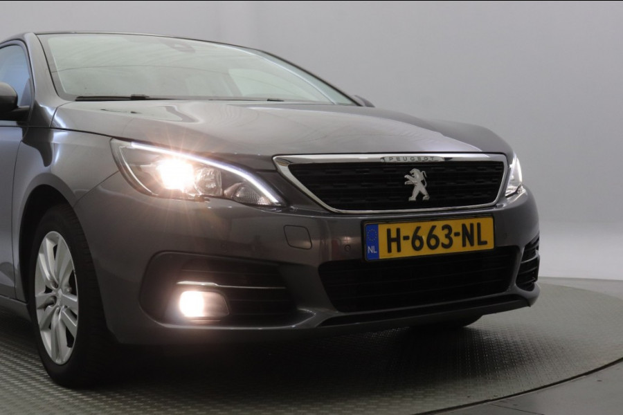 Peugeot 308 1.2 PureTech Executive - Panorama, Navi, Carplay