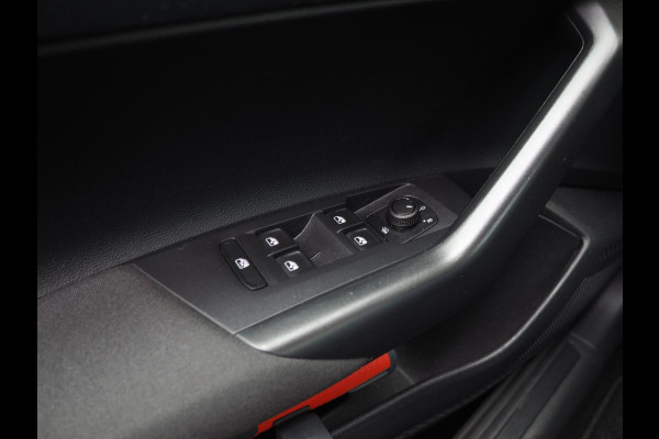 Volkswagen Polo 1.0 TSI Comfortline / CarPlay / Adaptive / Sensoren / Navigatie / DAB+