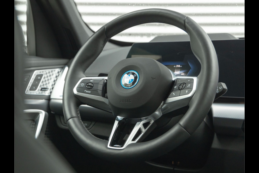 BMW iX1 xDrive30 M-Sport - Pano - Memory - Head-Up - Harman Kardon