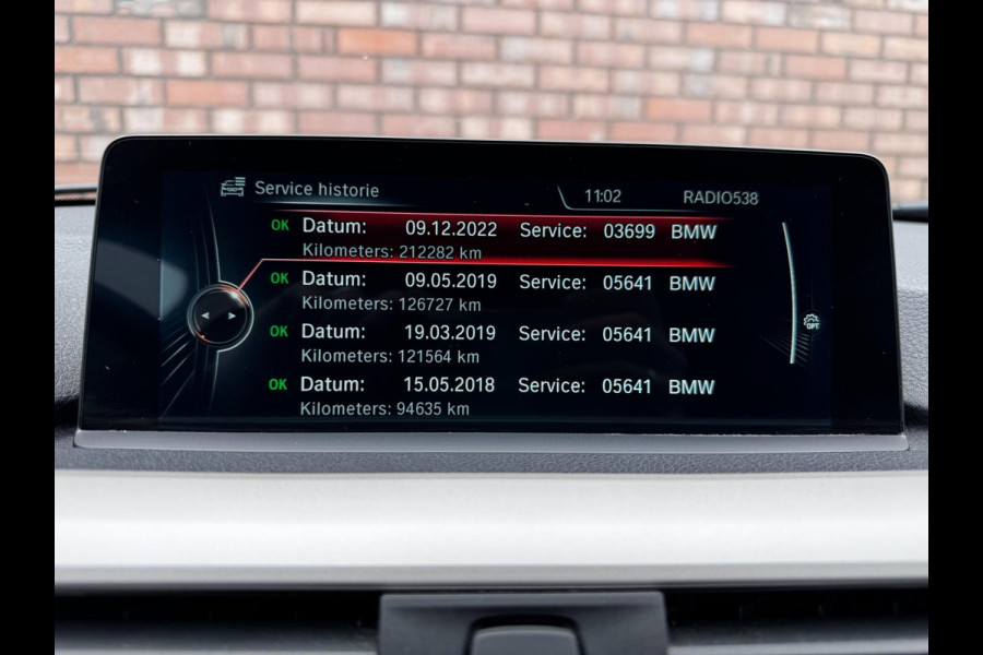 BMW 3 Serie Touring 318d Executive / Navigatie / Climate control / Elek. Achterklep / Automaat / 2e Eigenaar / PDC