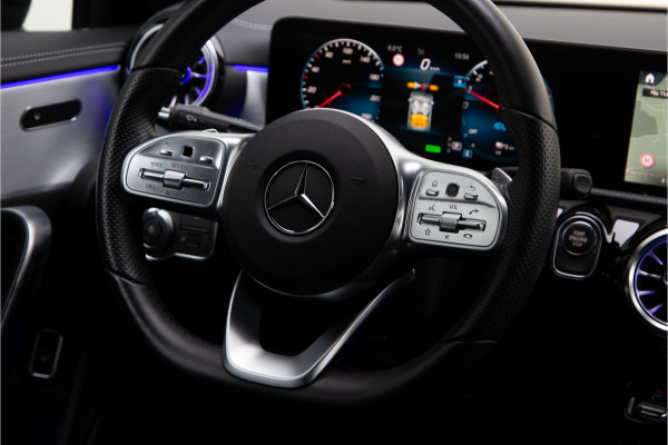 Mercedes-Benz A-Klasse 250 e AMG Night Edition, Widescreen, Sfeerverlichting, Hybrid 2021