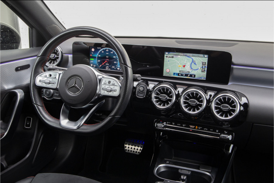 Mercedes-Benz A-Klasse 250 e AMG Night Edition, Navi, Sfeerverlichting, Hybrid 2021