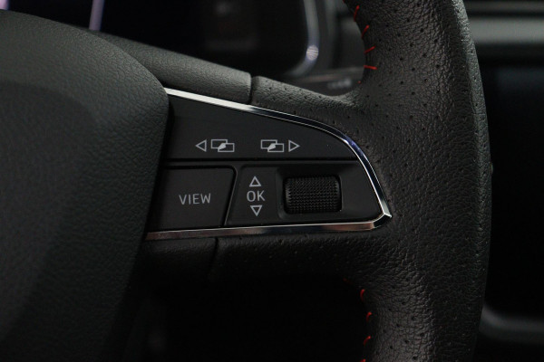 Seat Ibiza 1.0 TSI FR Intense (PANORAMADAK, DIGITALE COCKPIT NAVI, LED, CARPLAY, STOELVERWARMING, 1e EIGENAAR, GOED ONDERHOUDEN)