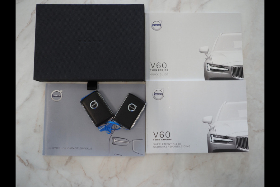 Volvo V60 2.0 T8 Recharge AWD R-Design | Sportstoelen | Memory | Camera | Carplay | Trekhaak
