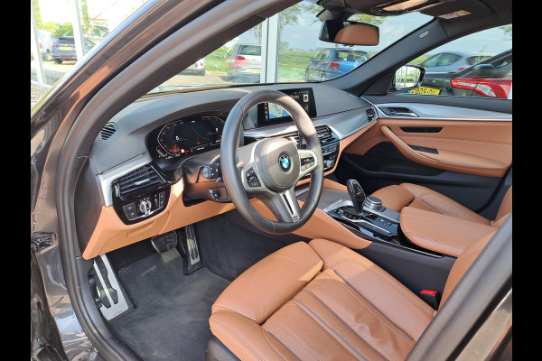 BMW 5 Serie Touring 520i High Executive Edition | Pano | Led | Digital Cockpit