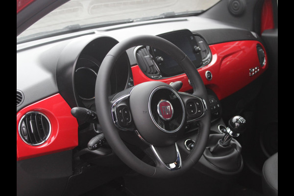 Fiat 500 Hybrid Dolcevita | MY24 | Clima | Cruise | PDC | 15" | Pan. dak | 7" TFT Display | Apple Carplay | Beschikbaar in overleg