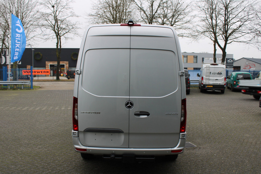 Mercedes-Benz Sprinter 319 CDI L2H2 RWD 3500kg trekhaak, LED, MBUX 10.25 met parkeer pakket en camera, Bumpers in kleur