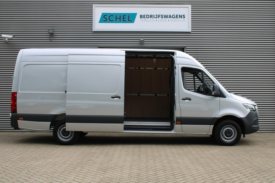 Mercedes-Benz Sprinter 317CDI L3H2 - 10" Mbux Navi - LED - Betimmering - Camera - Trekhaak - Geveerde stoel - Blind spot - Rijklaar