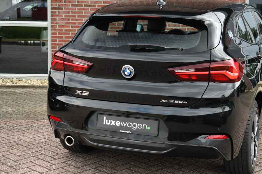 BMW X2 xDrive25e 220pk M-Sport ACC Camera El-Klep 19inch Shadowline