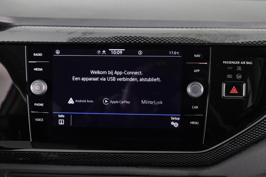 Volkswagen Polo 1.0 TSI Life 95 pk Automaat (DSG) | Navigatie via App | Parkeersensoren (Park assist) | Autom. airco | Stoelverwarming |