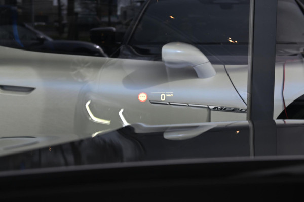 BMW 3 Serie Touring 330d xDrive *M-Sport / Harman Kardon / Laserlight / Panorama / Keyless / Head-Up / Surround View*