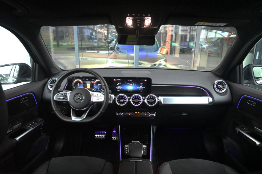 Mercedes-Benz Glb 220 d 4MATIC AMG Line 7p. *Panorama / Multibeam LED / Sfeerverlichting / 360 Camera / Adaptieve Cruise Control*
