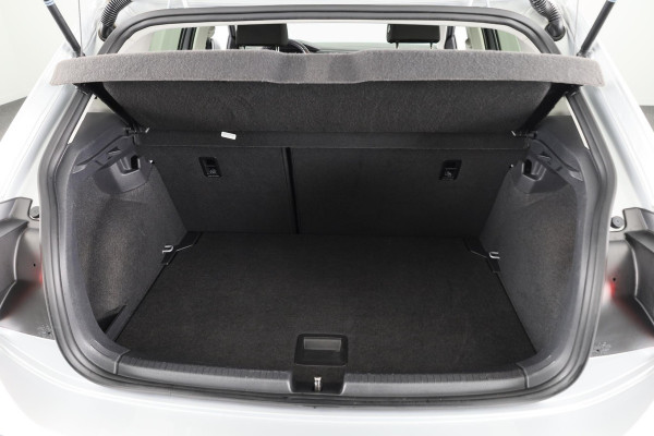 Volkswagen Polo 1.0 TSI Life 96 pk | Parkeersensoren v+a | Navigatie | lm wielen
