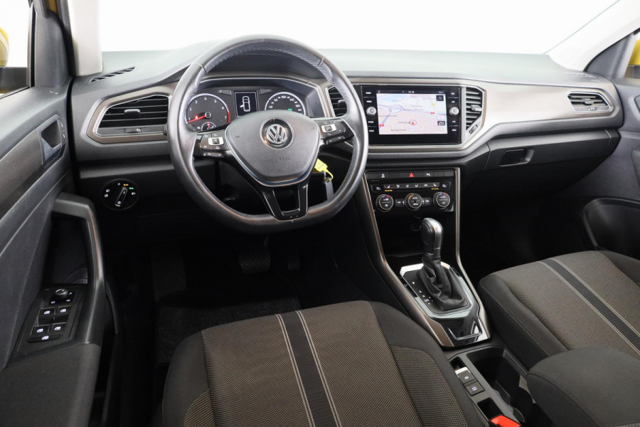 Volkswagen T-Roc 1.5 TSI Style 150 pk DSG Automaat | Navigatie | Stoelverwarming | Climate Control | Trekhaak