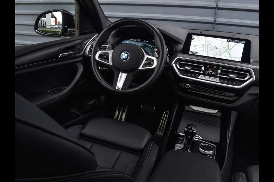 BMW X3 xDrive 30e | M-SPORT | COMFORT ACCESS | PANORAMADAK | BMW-LED | MEMORY SEATS | HIFI AUDIO | CAMERA | DAB+ | CARPLAY | 21 INCH WH