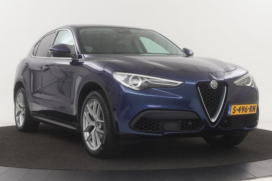 Alfa Romeo Stelvio 2.0T AWD Super | Leder | Stoel & stuurverwarming | Camera | Navigatie | Memory | Xenon | Keyless | Cruise control