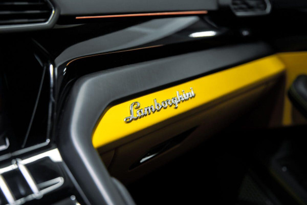 Lamborghini Urus 4.0 V8 BTW/AKRAPOVIC/KERAMISCH/SFEER/HUD/B&O 3D/SOFT/PANO/LEER+MASSAGE/23"LMV/360/ACC/ECC/FABRIEKSGARANTIE!