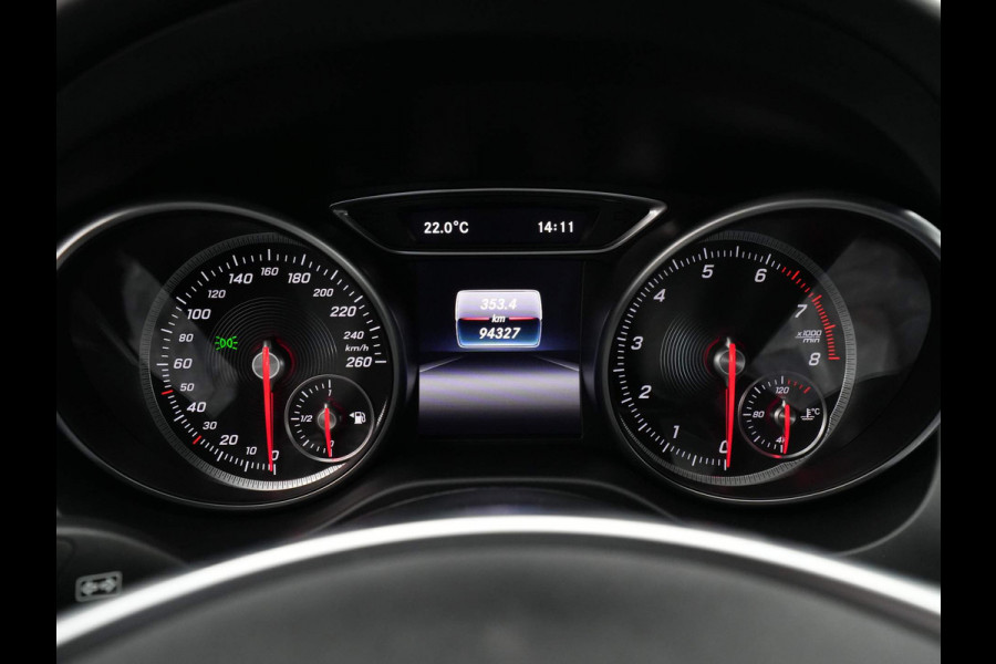 Mercedes-Benz CLA-Klasse 180 AMG 122pk Night Edition Plus Navigatie Pdc Clima Led 172