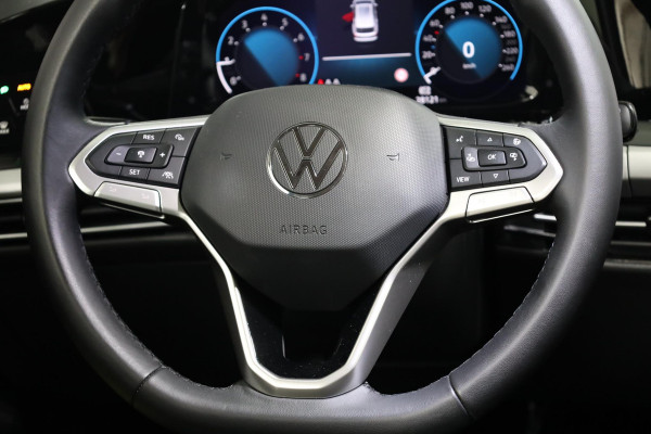 Volkswagen GOLF Variant 1.5 TSI Life Business 130PK | Verlengde garantie | Multimedia pakket | Comfort pakket | Chrome dakrelingen |