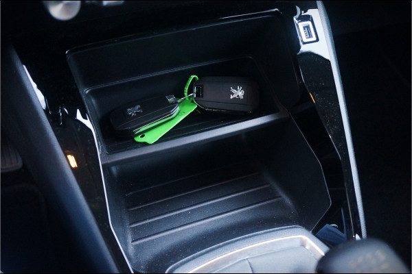 Peugeot 208 1.2 PureTech Active Pack | Led | Apple Carplay | Navigatie | Airco | Cruise Control | Verkeersbord detectie | Bluetooth | BTW | Lane assist |