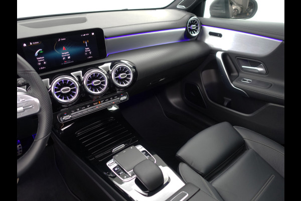 Mercedes-Benz A-Klasse 220 AMG Premium Edition Aut- Panodak I Burmester Audio I Sfeerverlichting I Leder Sport Interieur I Xenon Led I Camera