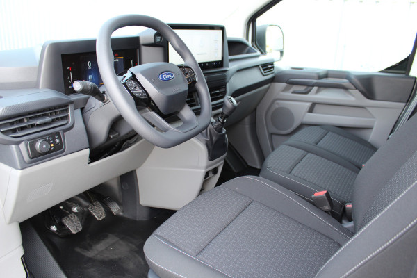 Ford Transit Custom 320 2.0-136pk TDCI L2H1 ´Trend´. Overtuig u van de rijkwaliteiten van dit nieuwe model Ford Transit Custom. Camera, LED koplampen, Cruise Control, Aut. Airco, Navigatie by Apple / Android, verwarmd voorraam etc.