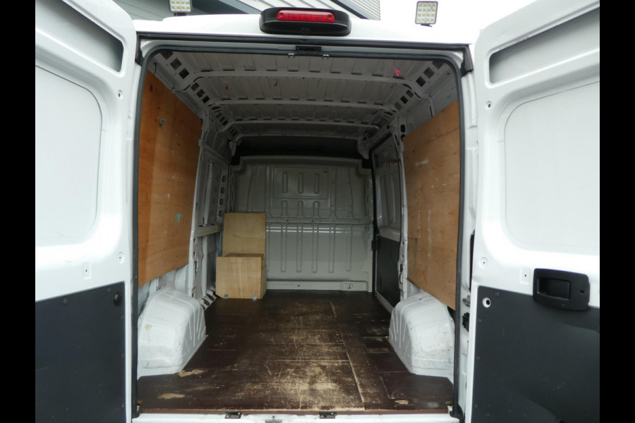 Fiat Ducato 2.3 MultiJet 120 pk L2H2 Airco, Navigatie, Camera.