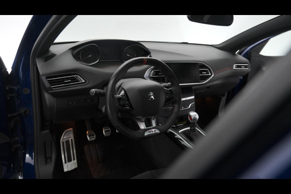 Peugeot 308 1.6 TURBO GTi 270 pk | Leer-Alcantara | Panoramadak  | Parkeersensoren | Navigatie | DAB+ | Denon soundsystem | 19 Inch Velgen | LED